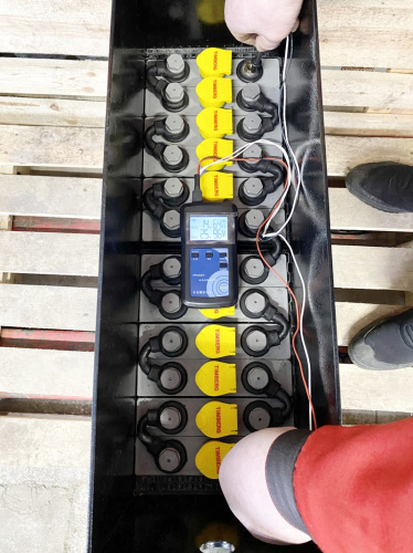 Тяговый аккумулятор 12x2PzS 180 - проверка внутреннего сопротивления